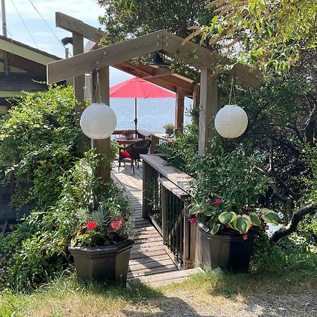 Blitz Beach House Oceanside Suite Powell River Exterior foto